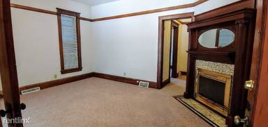 Main picture of 915 College Ave