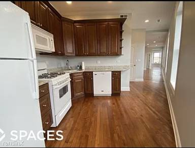 Main picture of 4404 N Milwaukee Ave