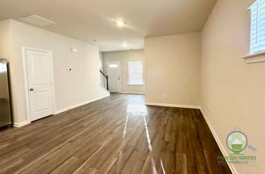 Main picture of 26 English Ct