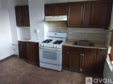 Main picture of 1208 N Montford Ave