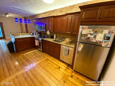 Main picture of 28 Beacon St