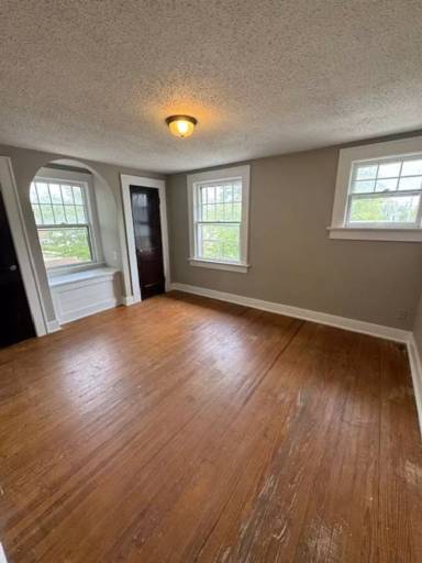 Main picture of 215 W Packard Ave