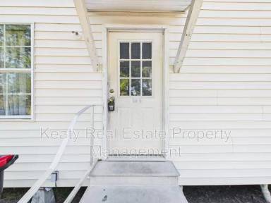 Main picture of 101 Sternberg Dr