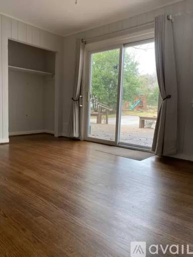 Main picture of 1824 Montclaire Dr