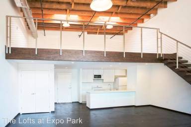 Main picture of 4100 Commerce St