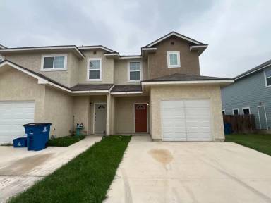 Main picture of 16906 Dancing Ava