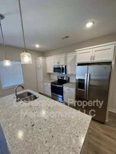 Main picture of 8679 Golden Ln