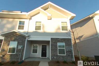 Main picture of 916 Drake Grove Ln