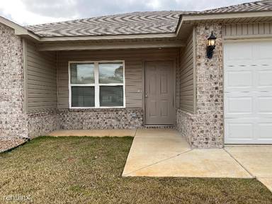 Main picture of 2405 Vivian Dr