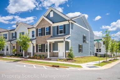 Main picture of 2400 Hedge Maple Dr