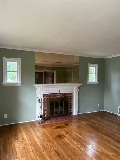 Main picture of 3 E 34th Ave