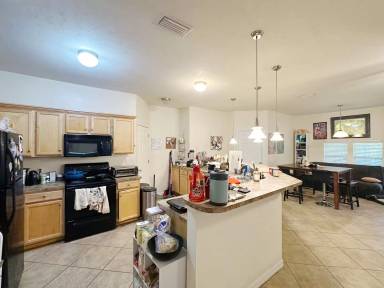 Main picture of 152 NW 23rd Dr