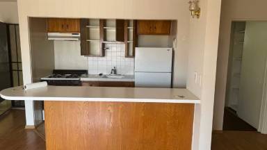 Main picture of 1410 S Barrington Ave