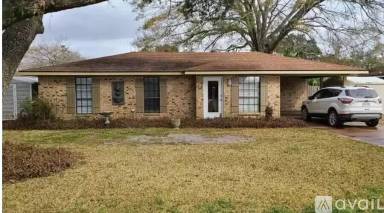 Main picture of 235 Lindsey Cir