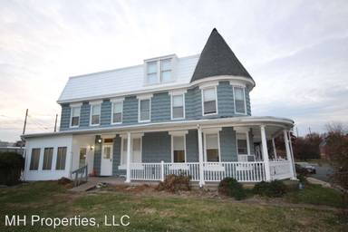 Main picture of 700 Green St