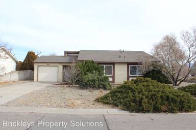 Main picture of 403 Wagon Train Dr SE