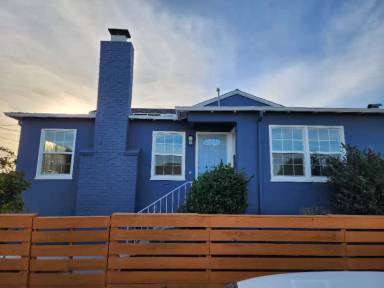 Main picture of 2387 Humphrey Ave
