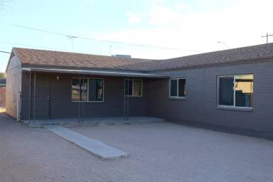 Main picture of 2204 E 36th St