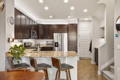 Main picture of 6761 Warren Dr