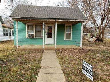 Main picture of 210 E Main St