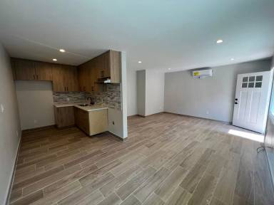Main picture of 20301 Cohasset St