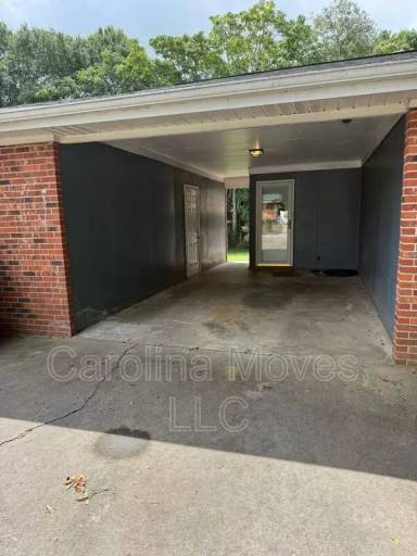 Main picture of 107 Bismark Dr