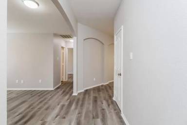 Main picture of 2904 Bourbon St