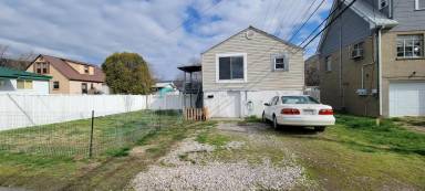 Main picture of 401 Kenyon Ln