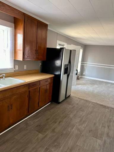 Main picture of 2240 Highway 152 E