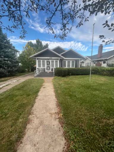 Main picture of 2118 Elm St