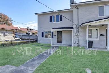 Main picture of 1832 Broadway Ave
