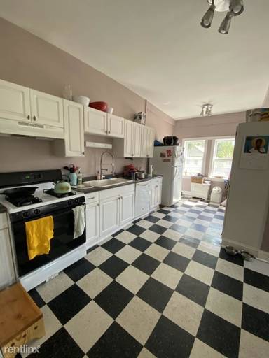 Main picture of 6521 N Greenview Ave