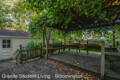 Main picture of 1018 S Dunn St