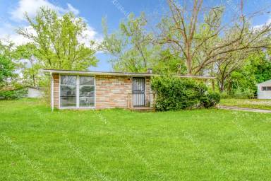 Main picture of 209 W Alma Ave