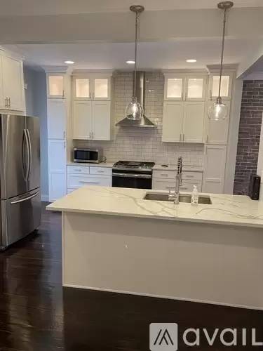 Main picture of 1619 Pembroke Ave