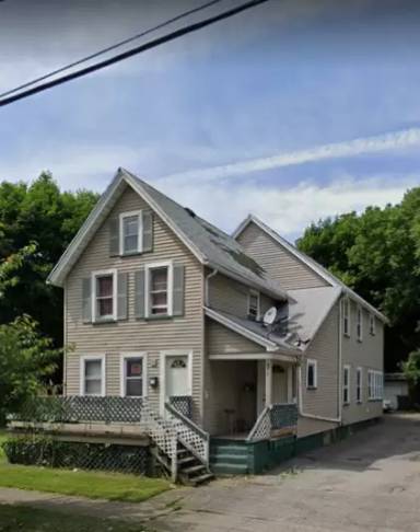 Main picture of 574 Maple St