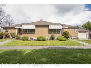 Main picture of 4309 NE Thompson St