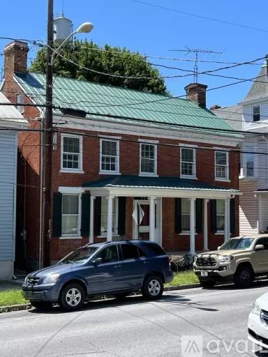 Main picture of 515 W John St