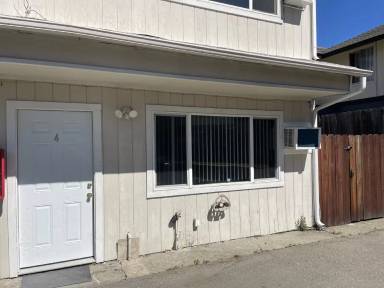 Main picture of 2040 Riley Ct