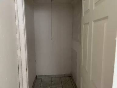 Main picture of 1112 Isleta Blvd SW