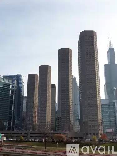 Main picture of 500 W Madison St