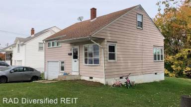 Main picture of 1351 Forrest St