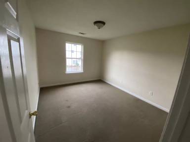 Main picture of 102 Nathan Cir NW