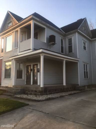 Main picture of 125 1/2 Center St
