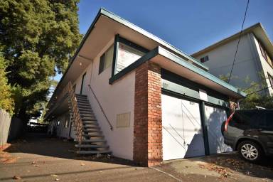 Main picture of 2317 Webster St