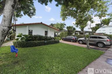 Main picture of 826 Capri St