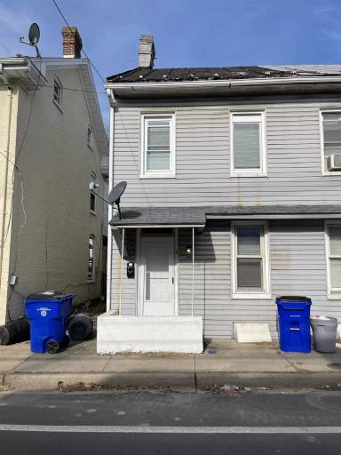 Main picture of 223 S Locust St