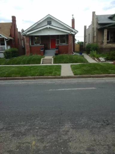 Main picture of 2430 N Vine St