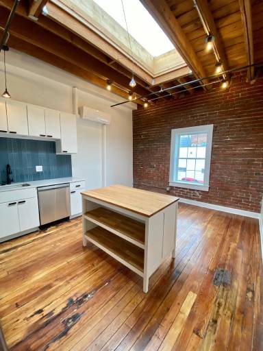Main picture of 1523 Oak St