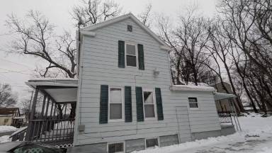 Main picture of 370 E Thornton St